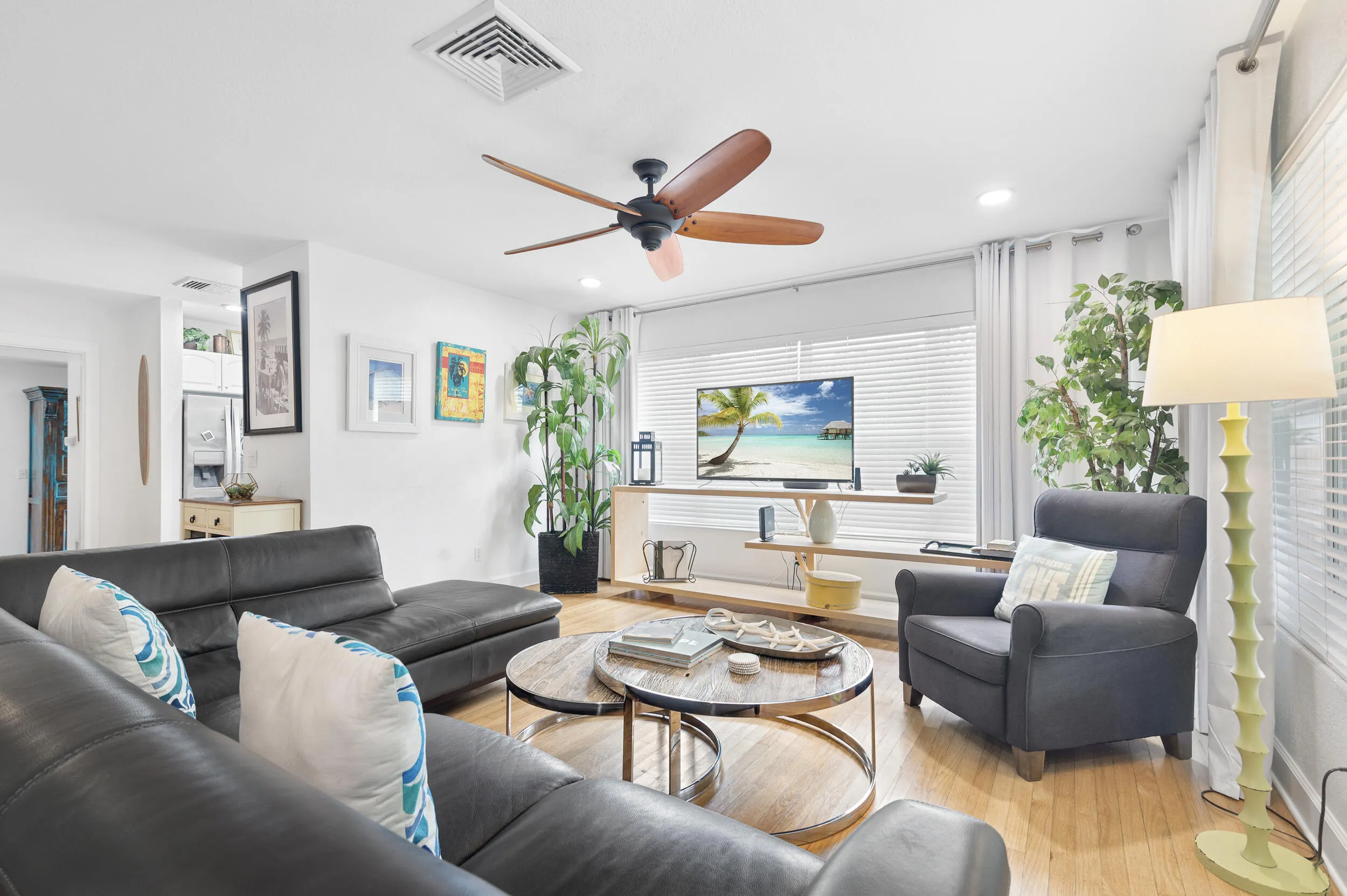 The Palm Oasis in LWB - Living Room sofa