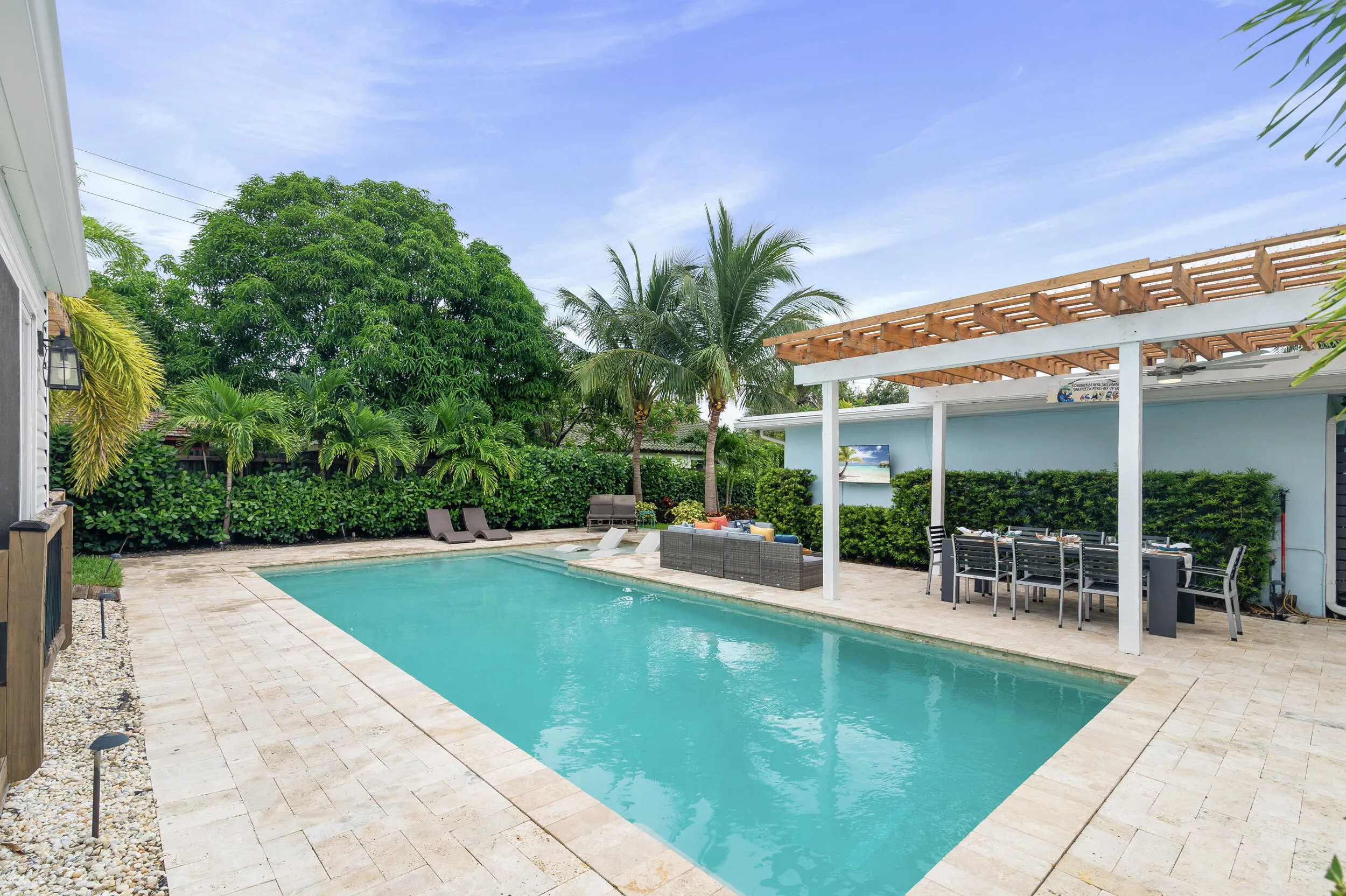 The Palm Oasis in LWB - Pool view