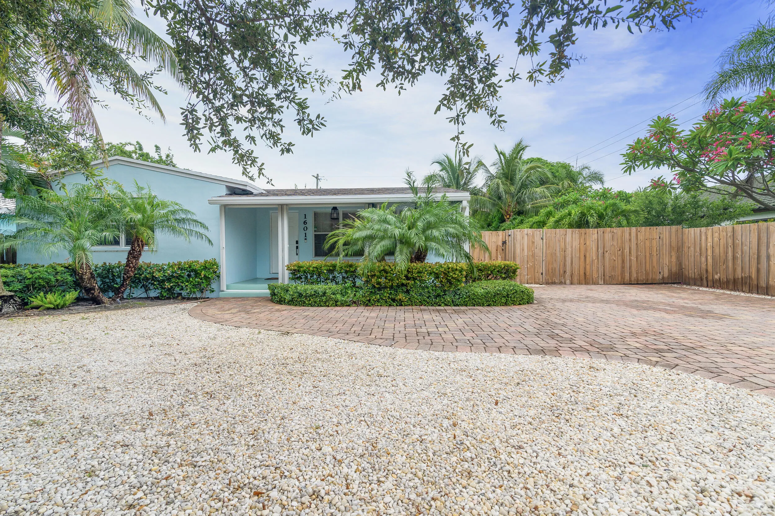 The Palm Oasis in LWB - House exterior a