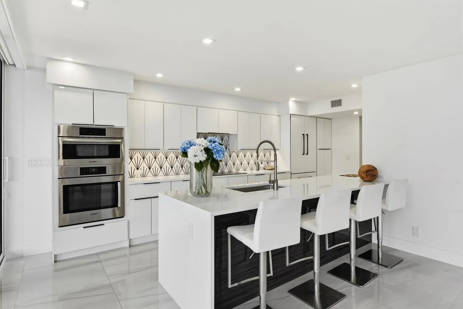 011-048-3300 S Ocean Blvd-1499x1000