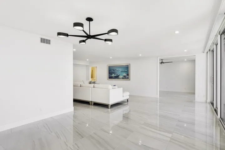 049-024-3300 S Ocean Blvd-1334x1000