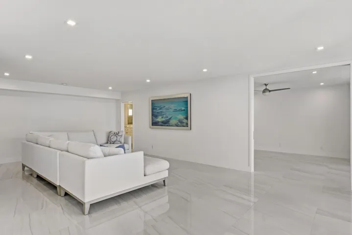 019-049-3300 S Ocean Blvd-1499x1000