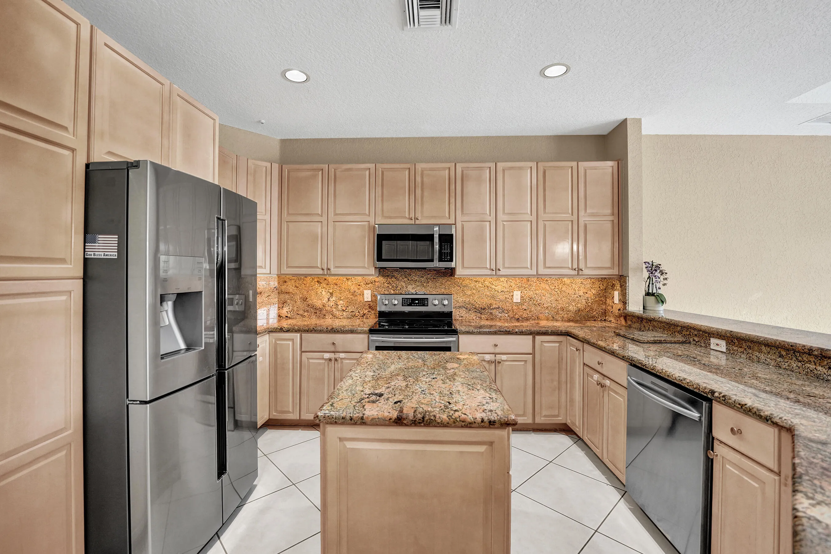 Well equipped kitchen