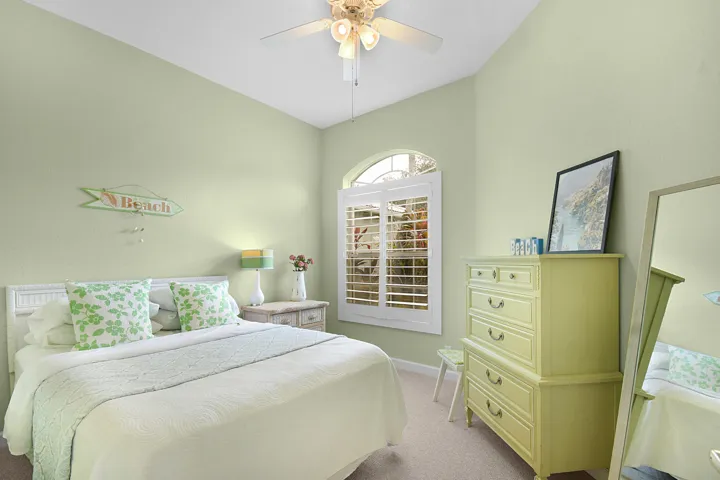 Front guest bedroom