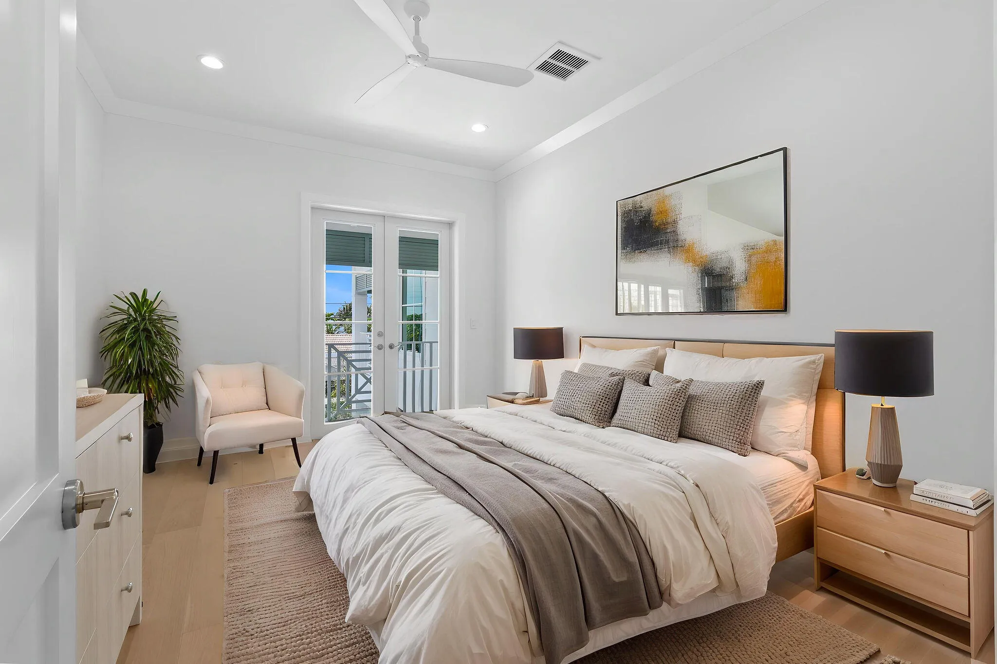 UpstairsBedroom02VS01