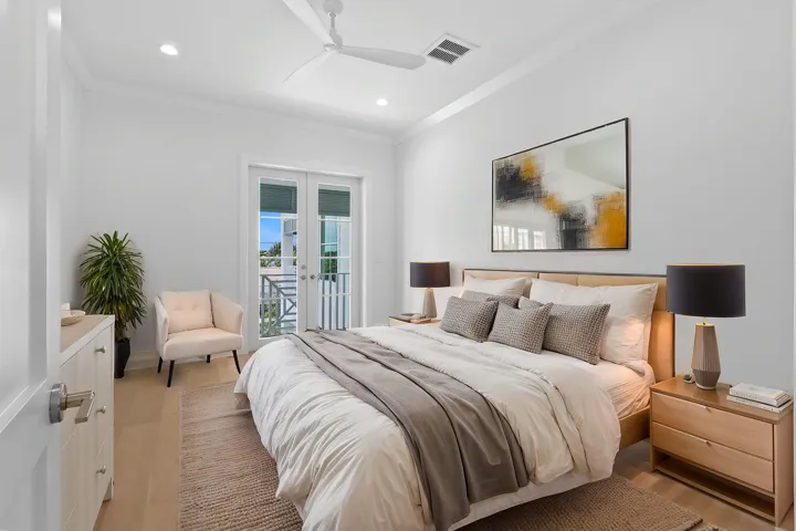 UpstairsBedroom02VS01
