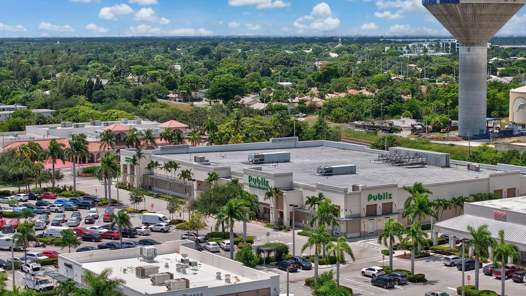 Minutes to Publix grocery store and more