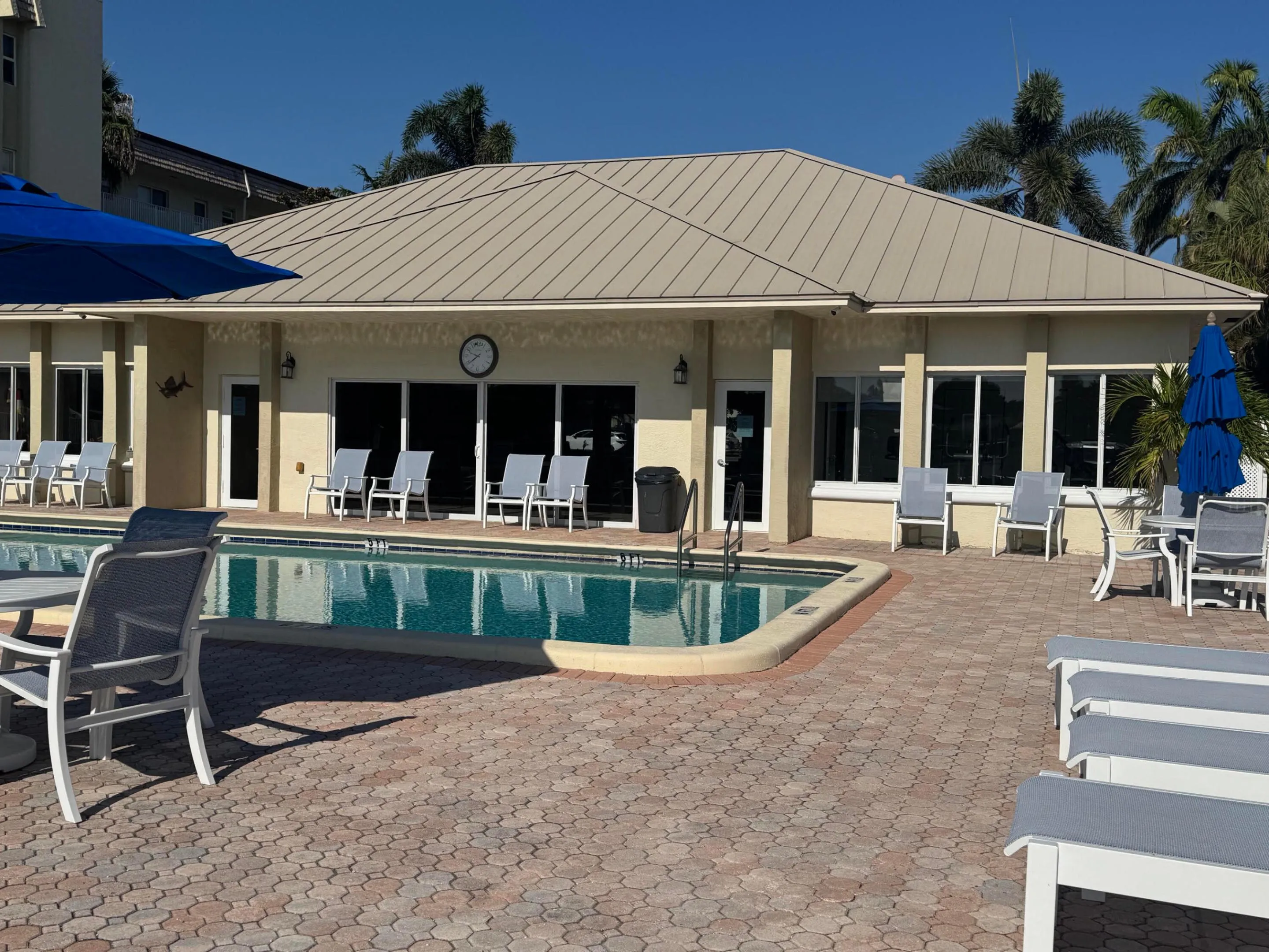 Snug Clubhouse