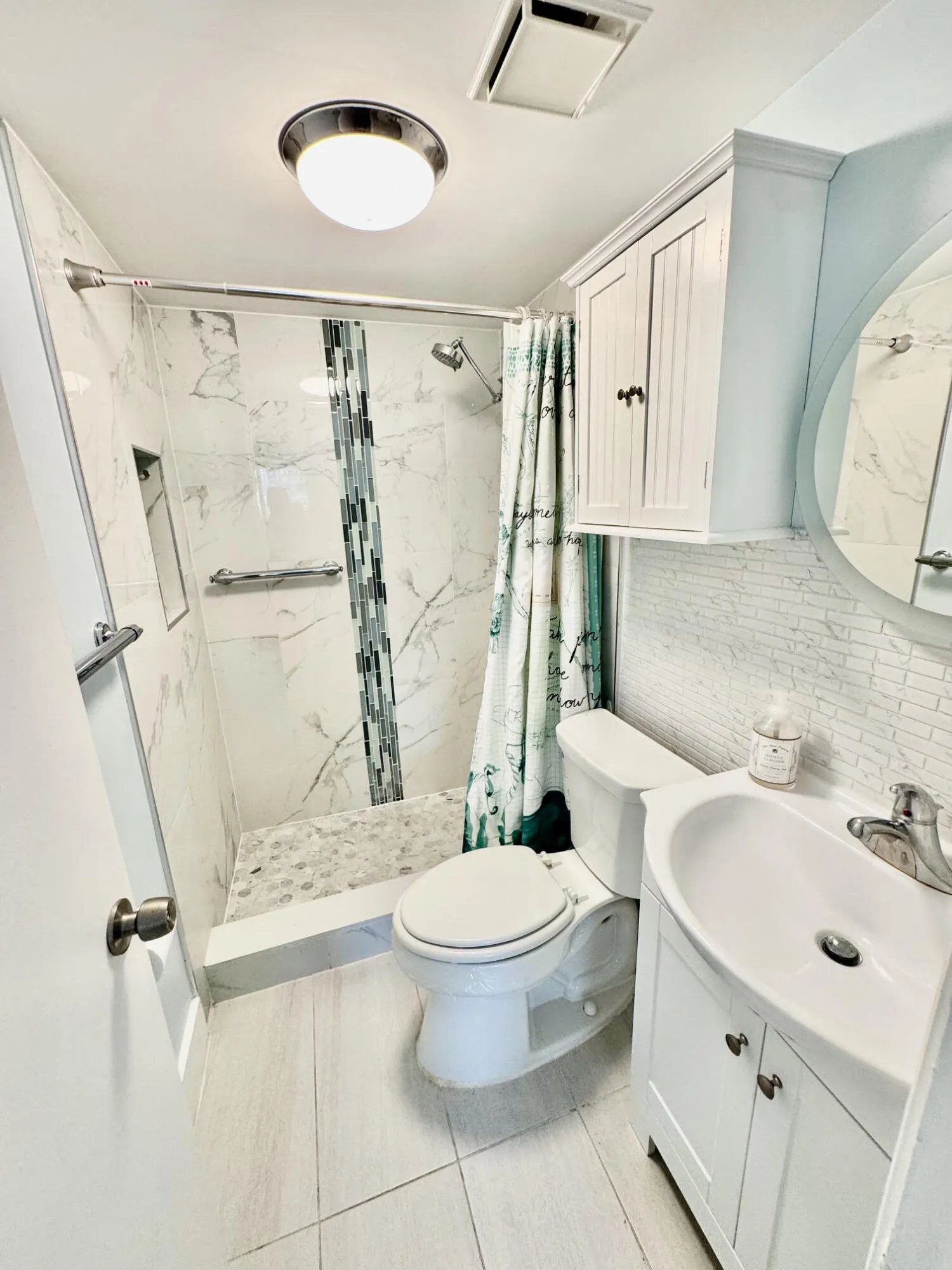 Primary bathroom walk in shower