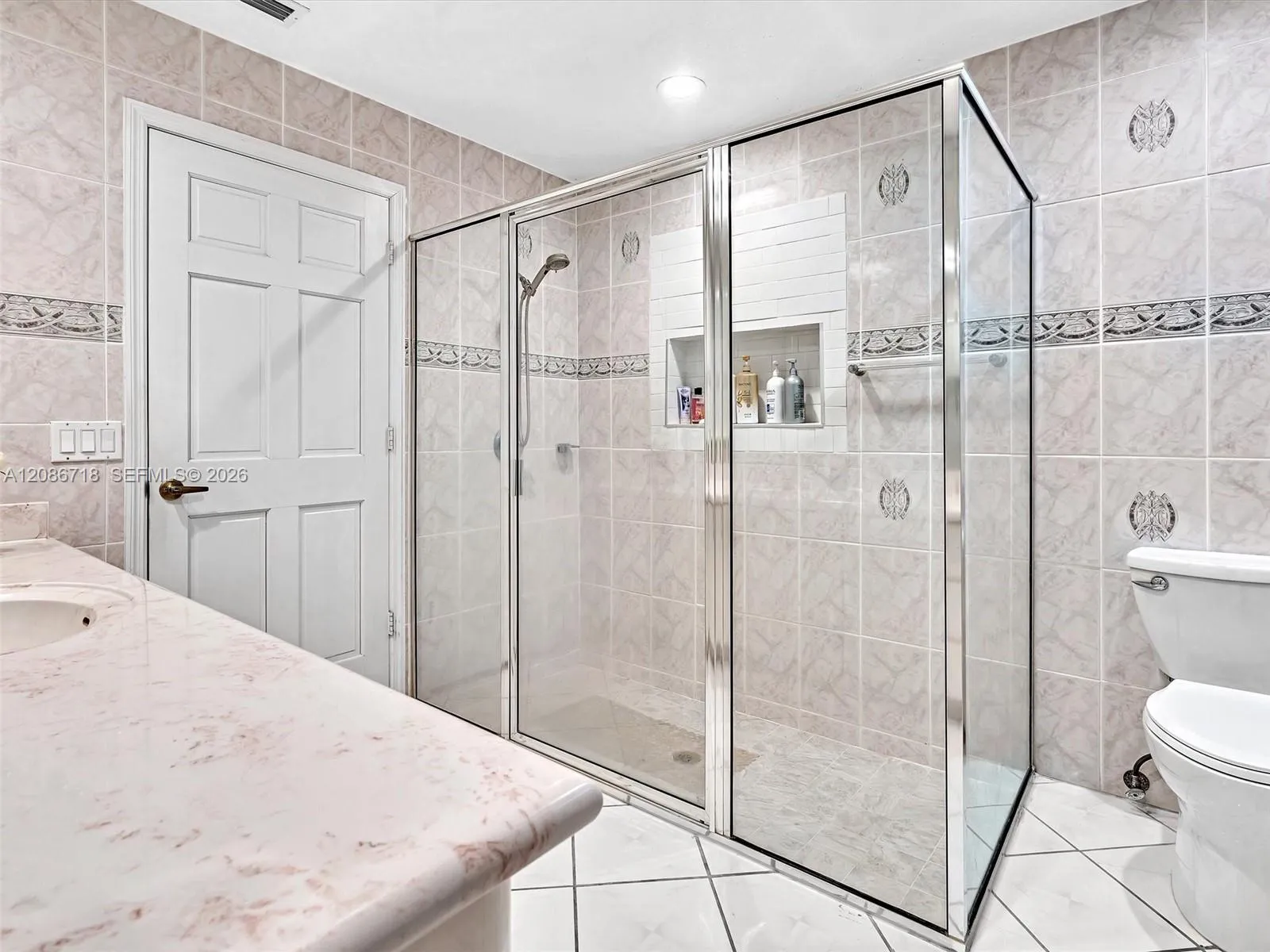BATHROOM 3 -DOWNSTAIRS