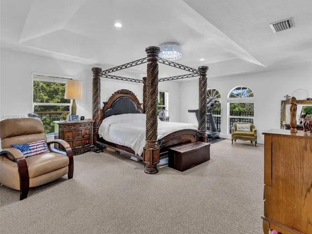 MASTER BEDROOM - 22 FT X 16 FT