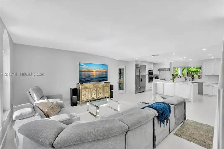 LIVING ROOM - 16 FT X 16 FT