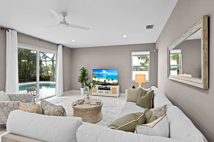 22-web-or-mls-A7400047