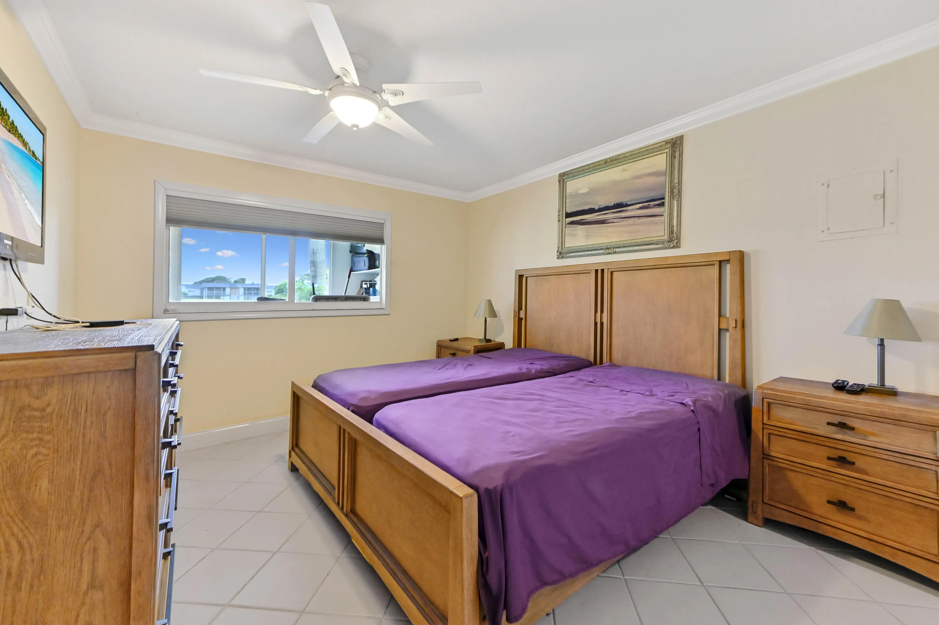 14 Bedroom 01