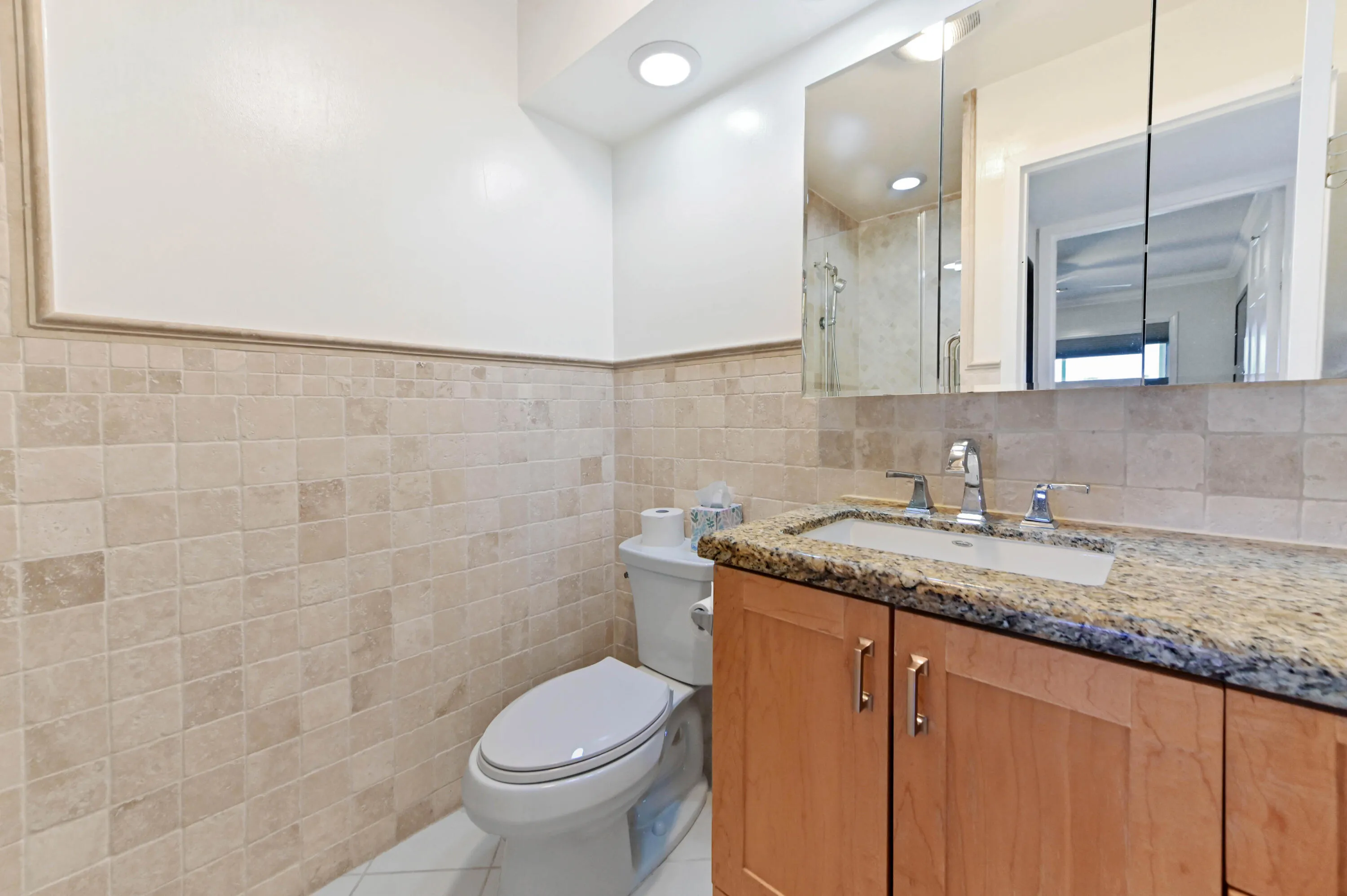 19 Bathroom 01