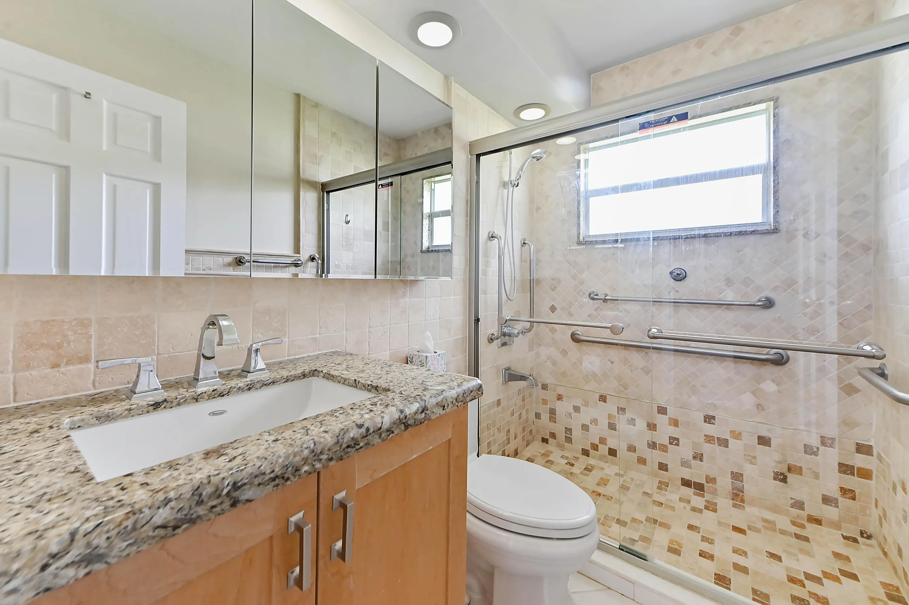 21 Bathroom 03