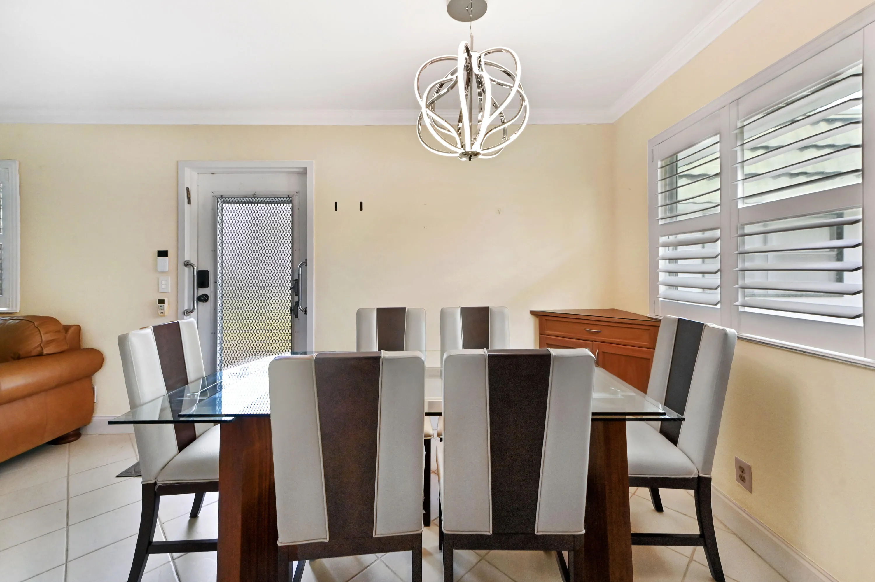 11 Dining room 02