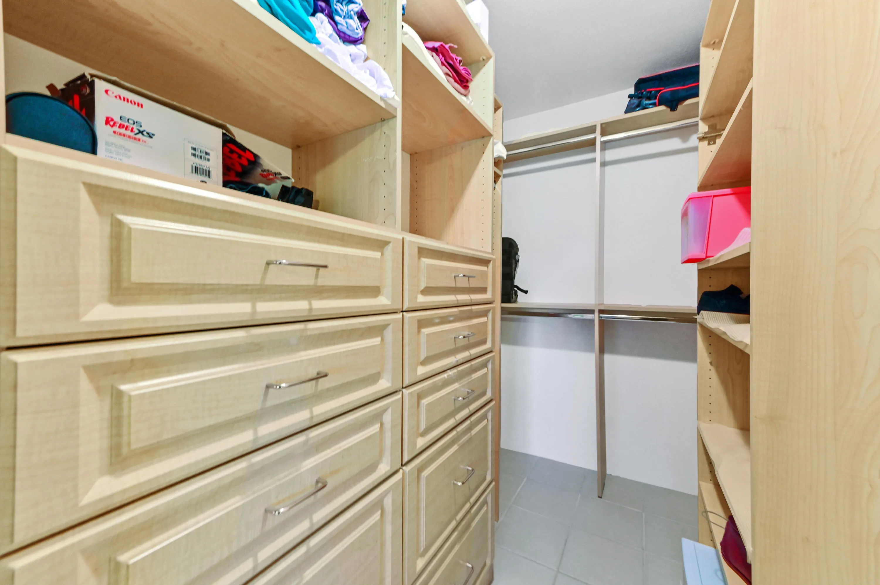 22 Closet 01