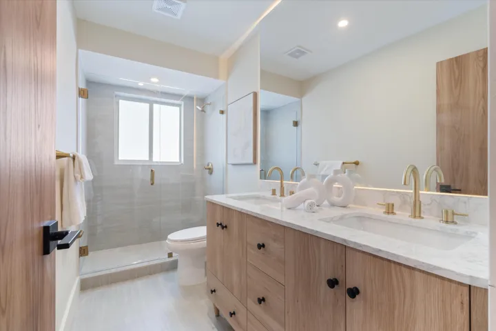 23-1931 NE 62nd Street Ft. Lauderdale, F