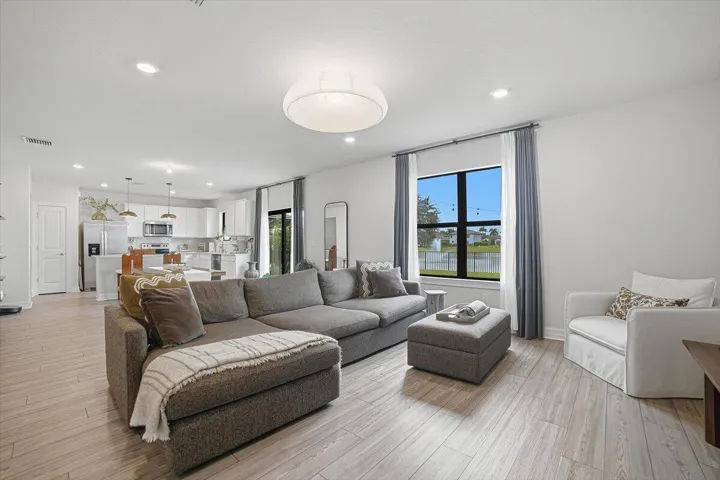 02-Livingroom-B