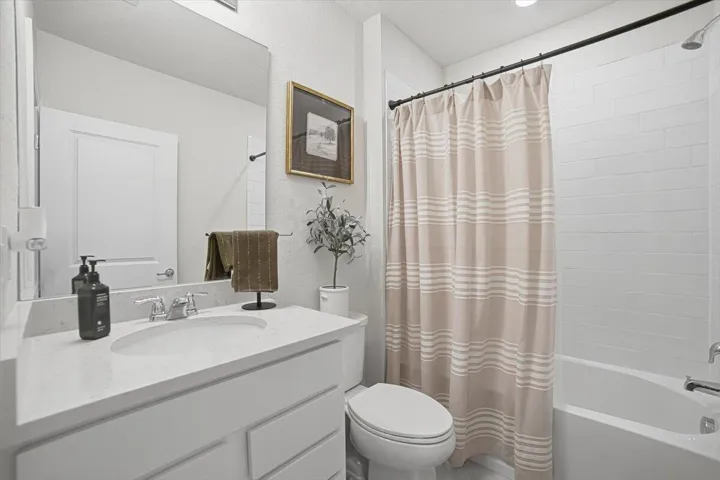10-Bathroom