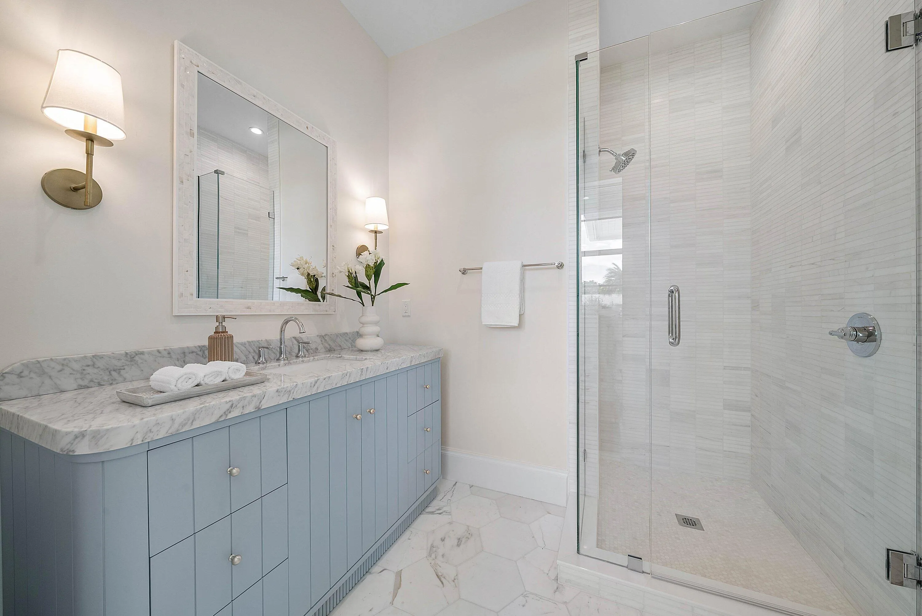 4th / Den Bathroom