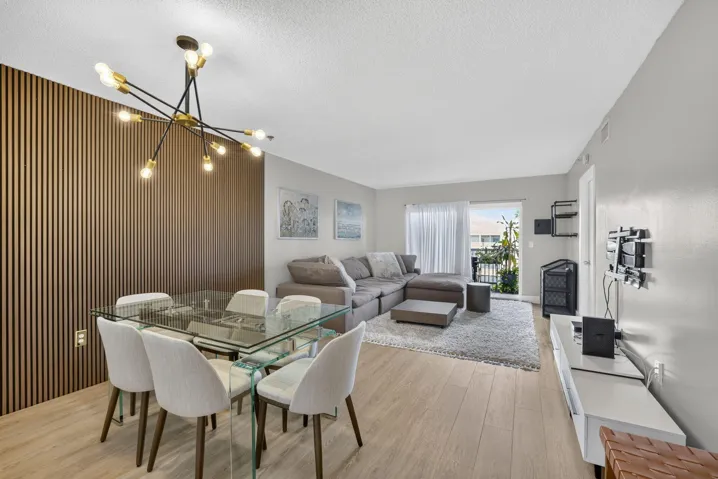 Living/dinning room