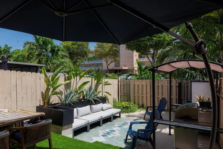 450 SE 7th St #232-Dania Beach-FL-33004-