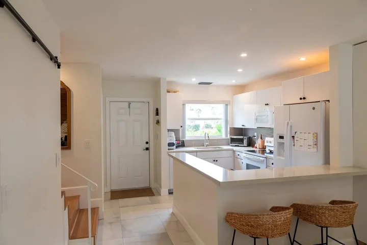 450 SE 7th St #232-Dania Beach-FL-33004-