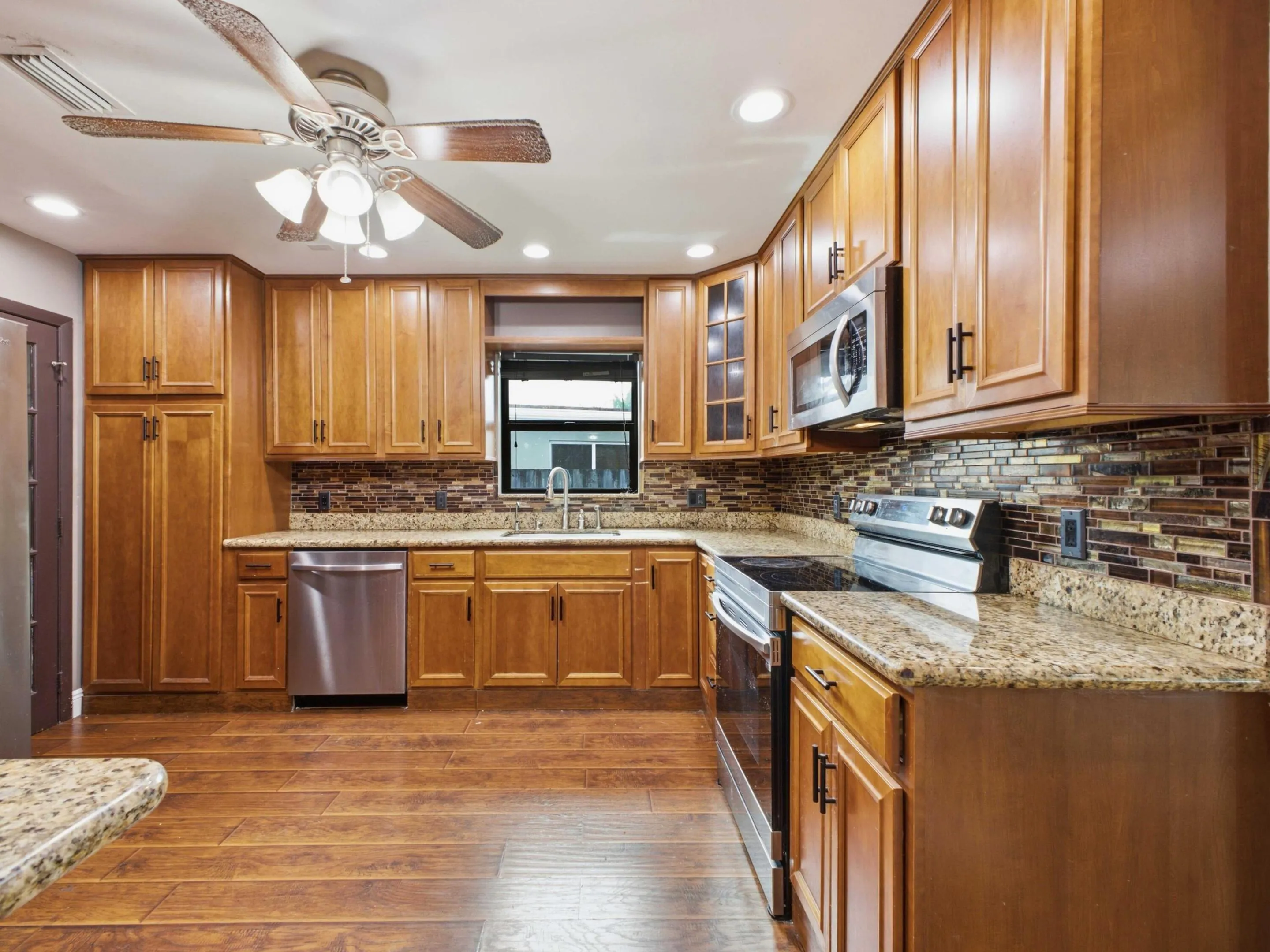 Kitchen 2