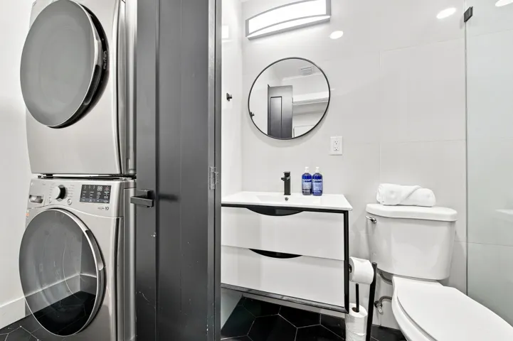 Laundary / bathroom