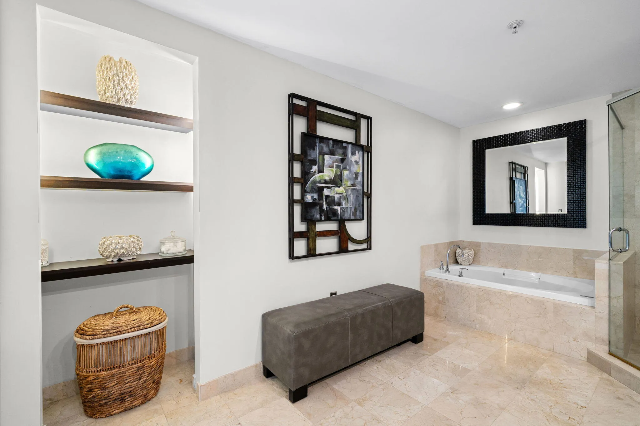 Primary Bathroom - Dual sinks, shower & tub