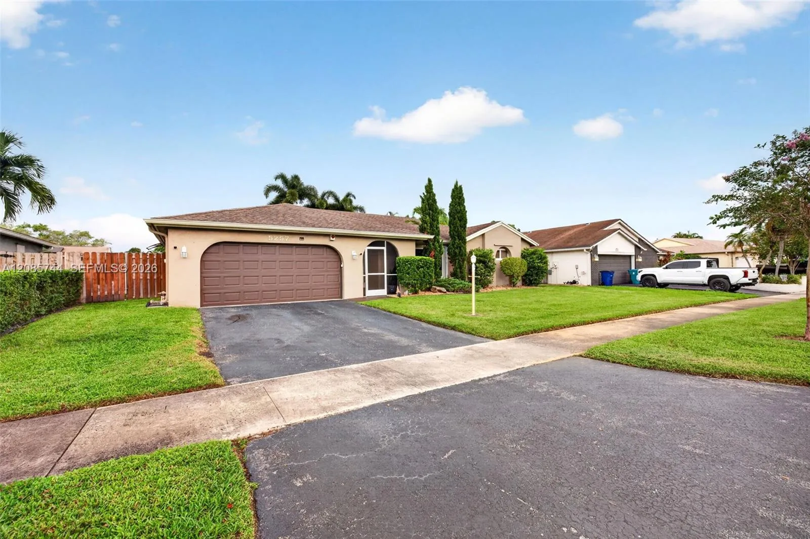 Curb appeal is great w/ neutral paint & screened front porch Curb appeal is great w/ neutral paint & screened front porch