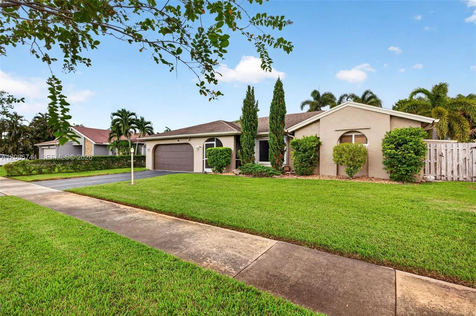 Photo 18 Photo 18