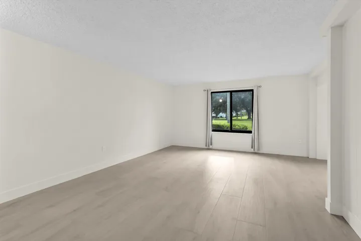 Miles Grant Living dining
