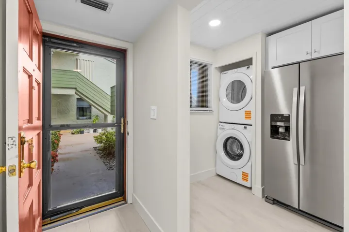 Miles Grant Entry & kitchen