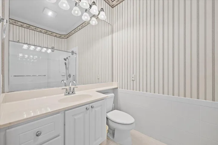 His/Hers Owner' Bathroom