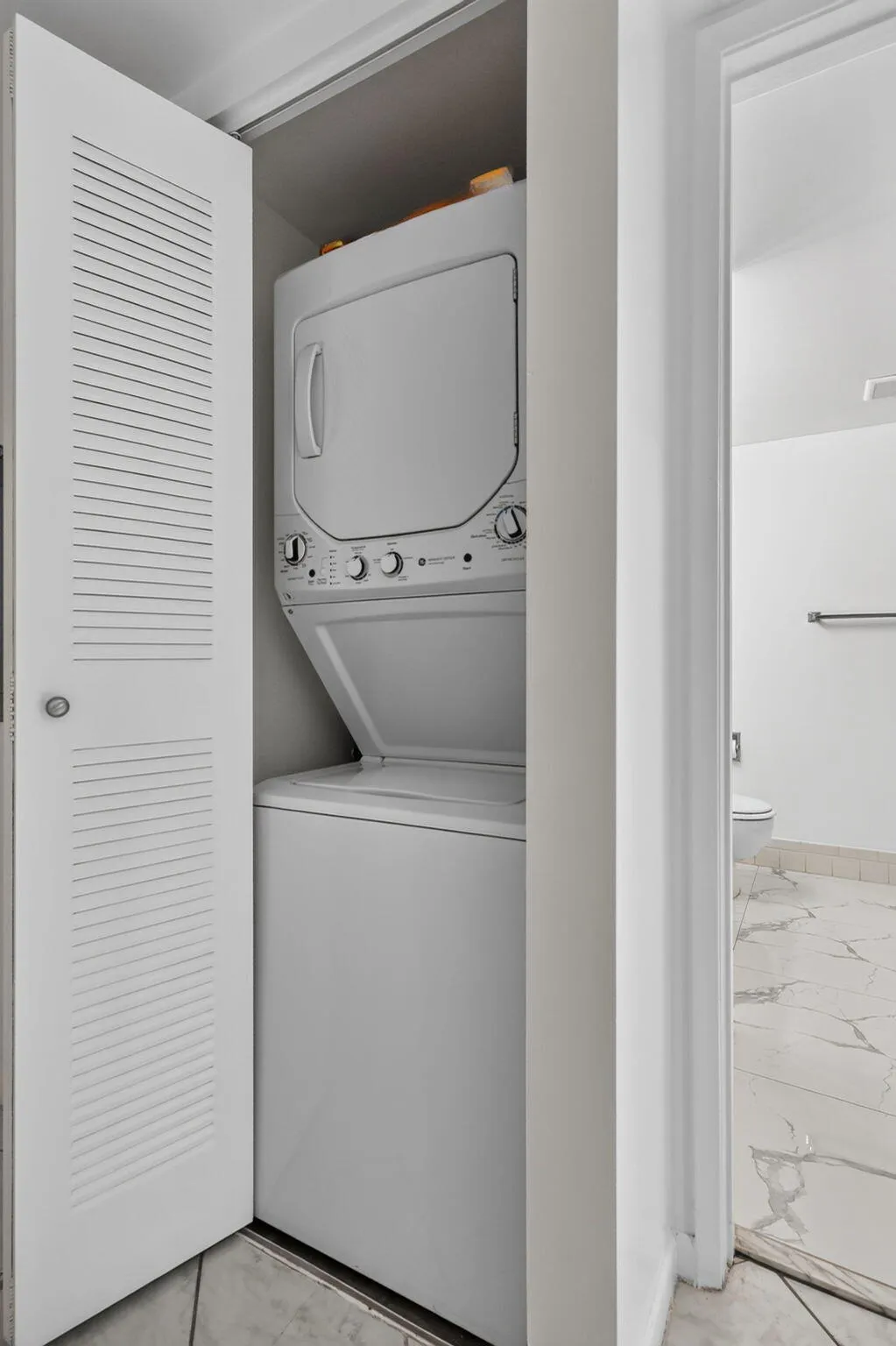 WASHER/DRYER