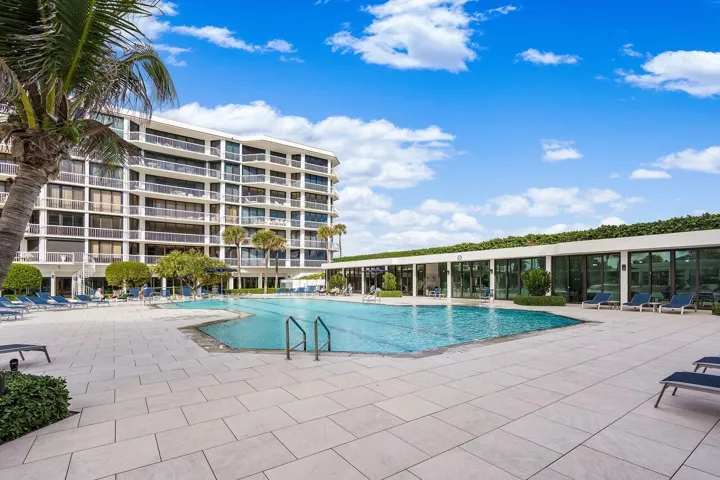 076-2100SouthOceanBoulevard-402N-PalmBea