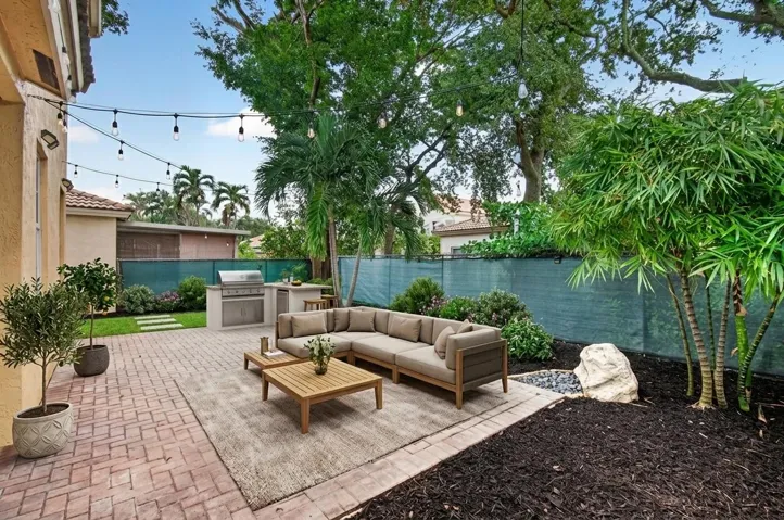 4940 Egret Backyard Virtual Stagging