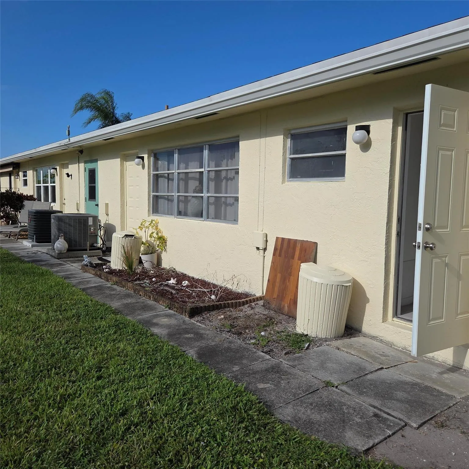 Back of building where laundry room is