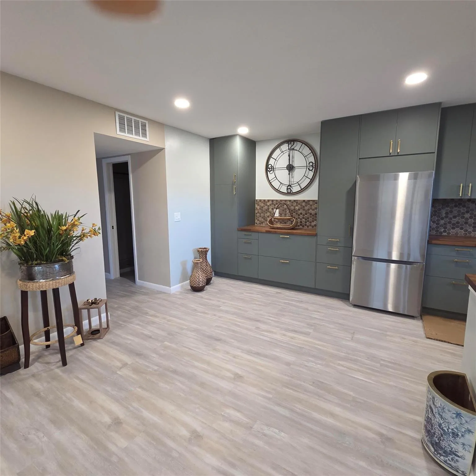 Brand new floors!