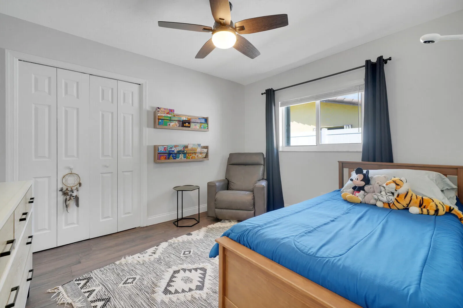 GUEST BEDROOM (2)