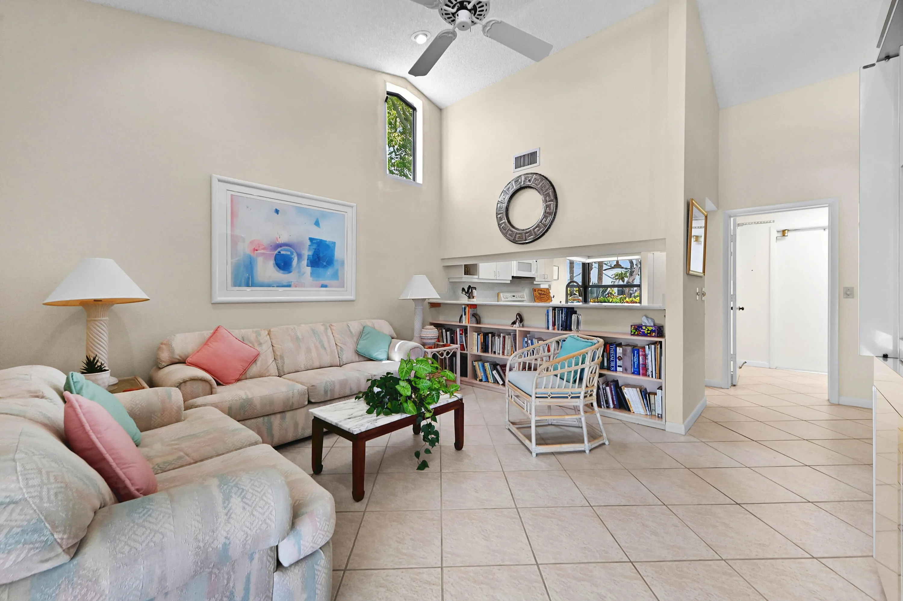 19 family room 03