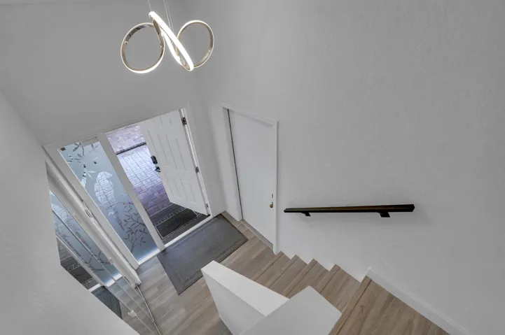 Private Entrance Stairs