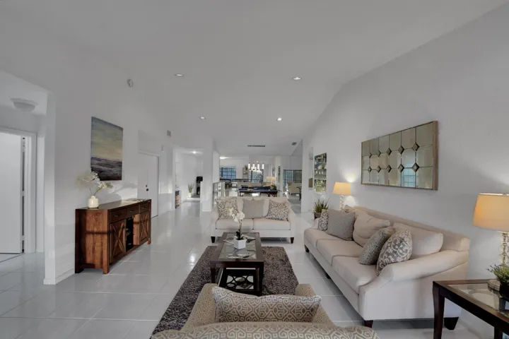 Huge Open Plan Living & Dining Space
