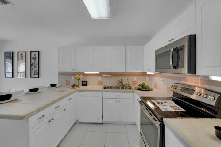 Bright Open Plan Kitchen