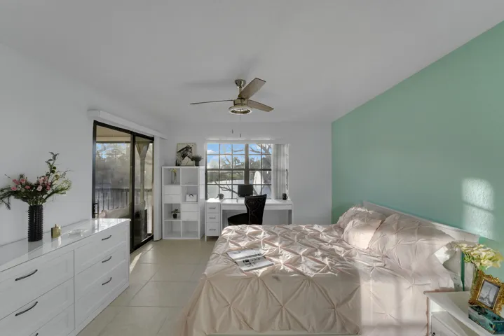 Bedroom 2 Overlooking Lake