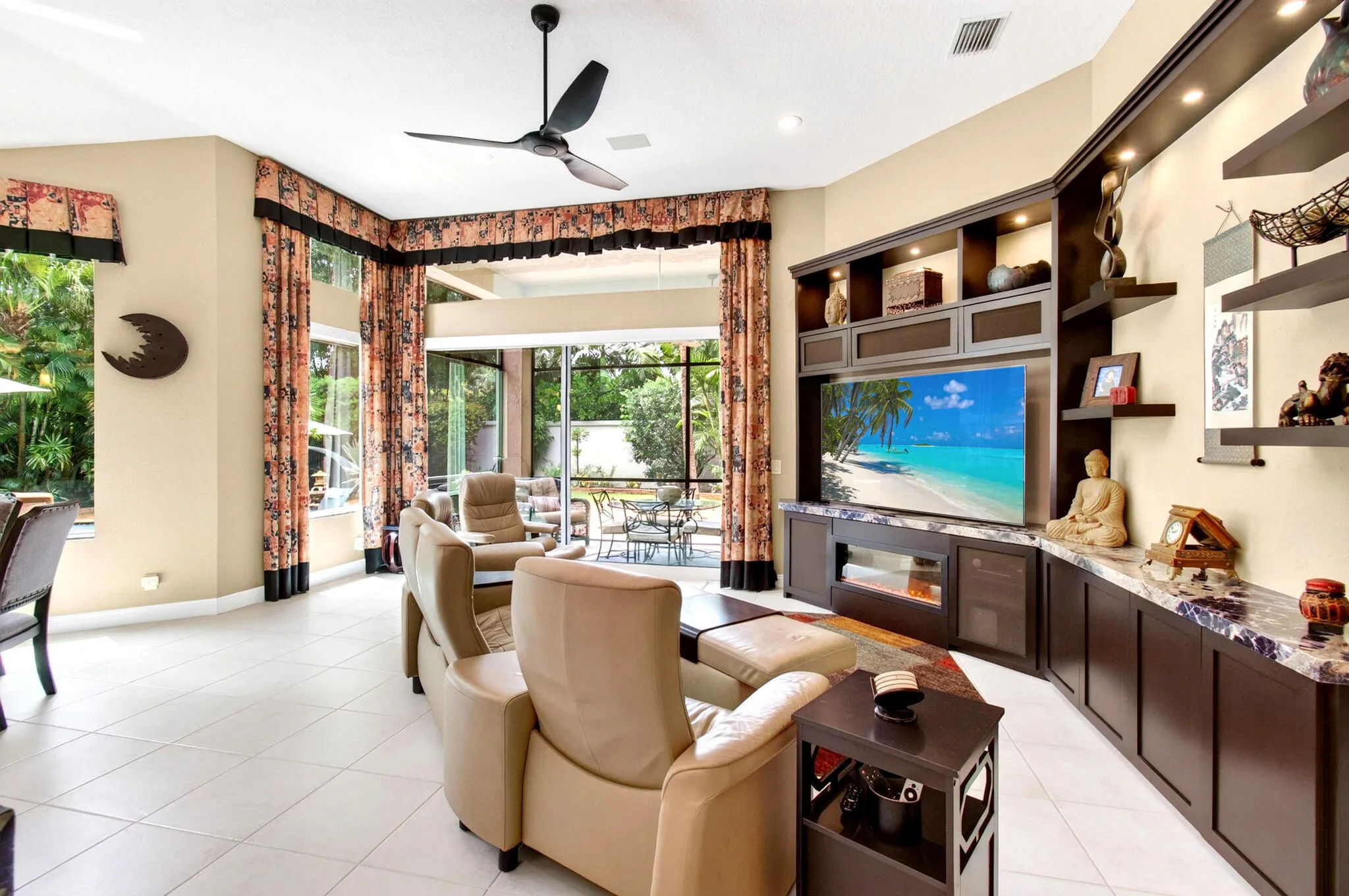 MLS_38_Family_Room