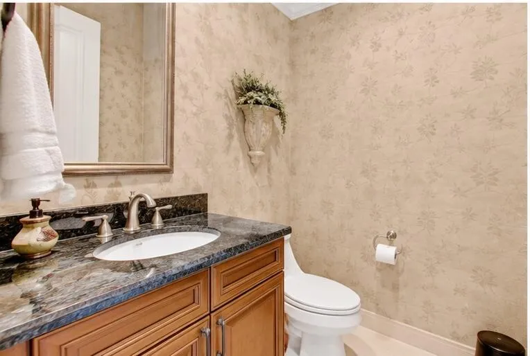 MLS_Final_03_Powder_Room